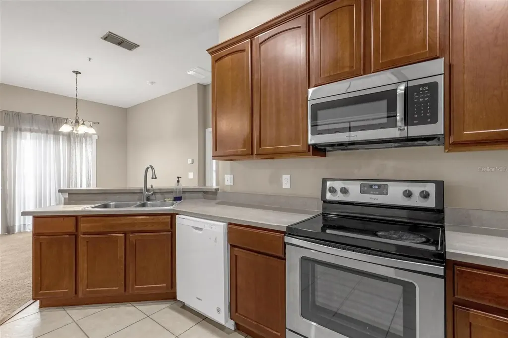 2811 Pine Oaks Trail Sanford FL 32773
