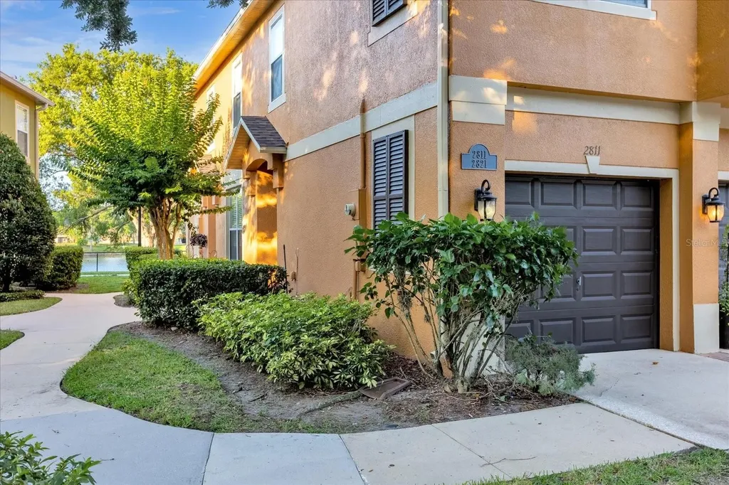 2811 Pine Oaks Trail Sanford FL 32773