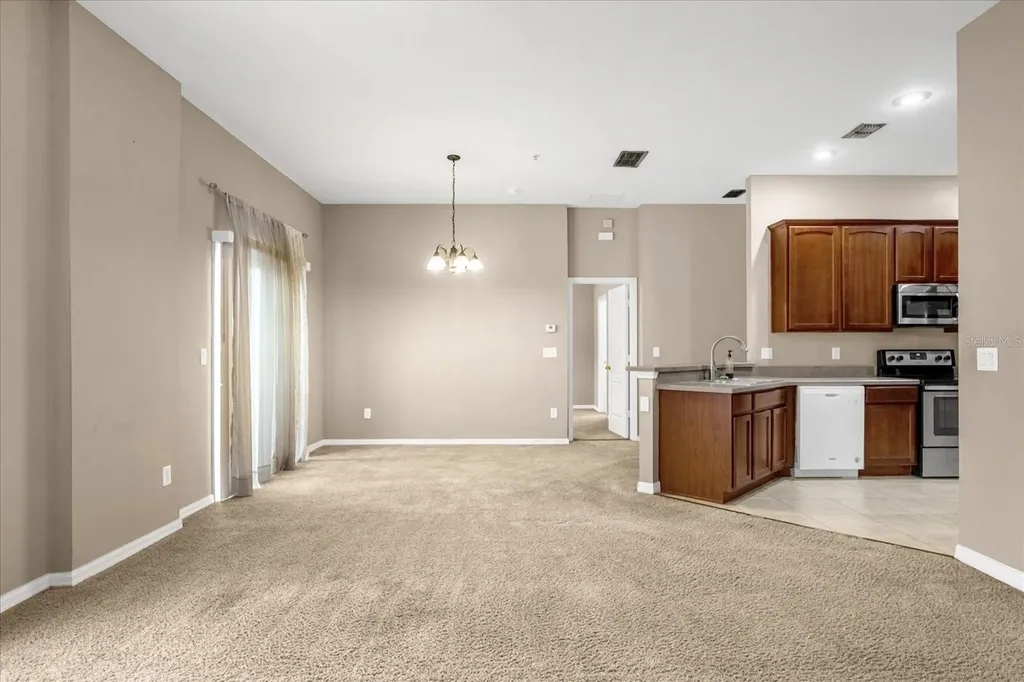 2811 Pine Oaks Trail Sanford FL 32773