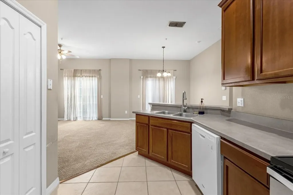 2811 Pine Oaks Trail Sanford FL 32773