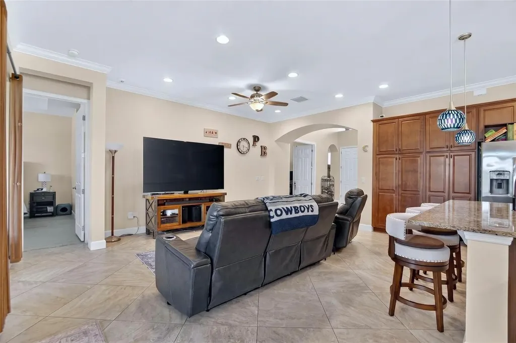 1525 Emerald Dunes Drive Sun City Center FL 33573