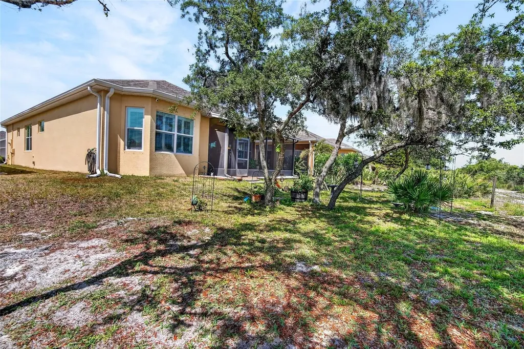 1525 Emerald Dunes Drive Sun City Center FL 33573