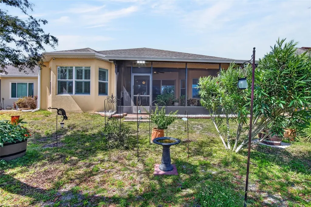 1525 Emerald Dunes Drive Sun City Center FL 33573