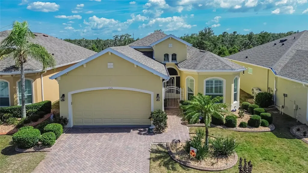 1525 Emerald Dunes Drive Sun City Center FL 33573