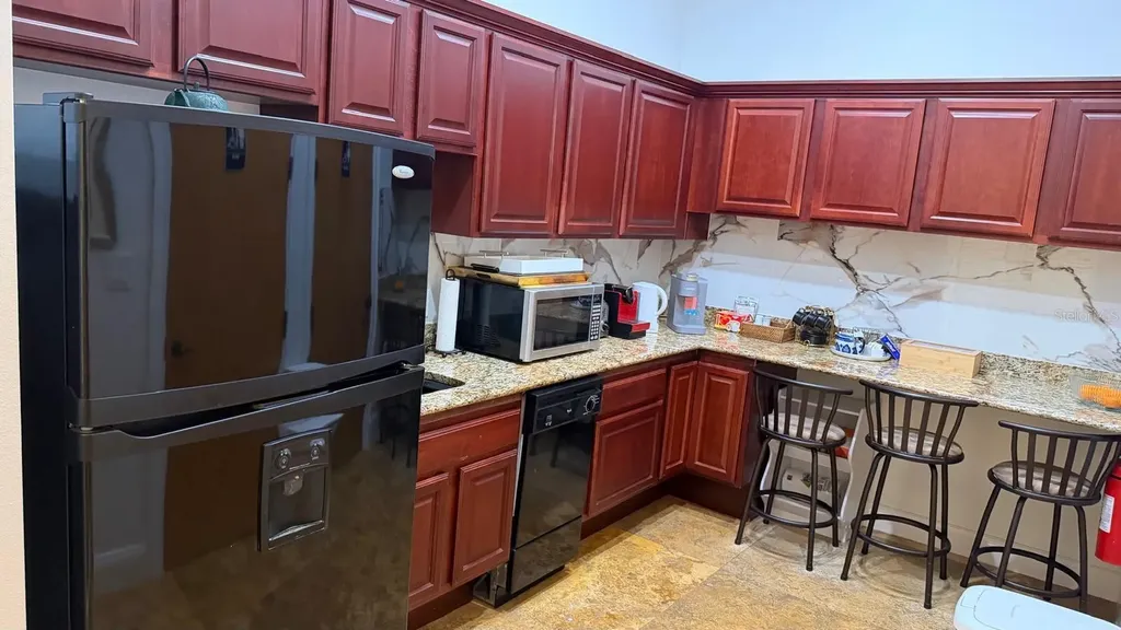 7901 Kingspointe Parkway Orlando FL 32819