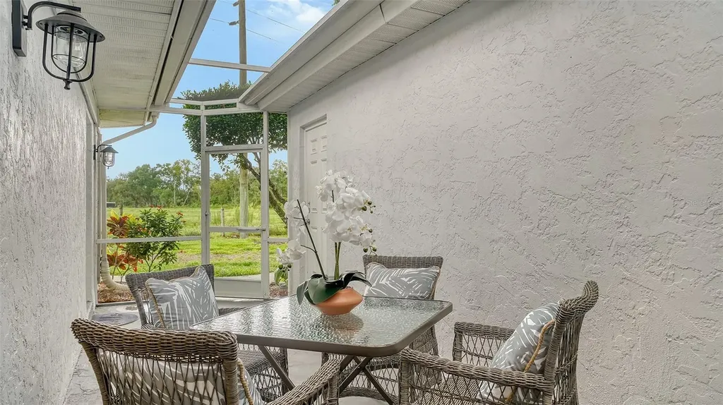 6467 Carrington Circle Sarasota FL 34238