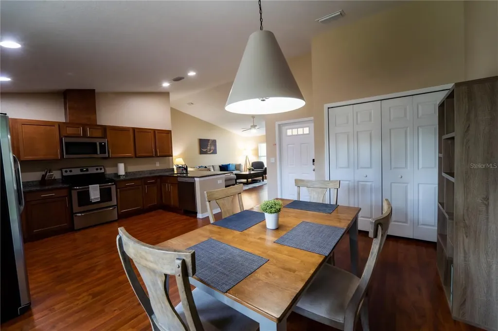 9621 N 46th Street Tampa FL 33617