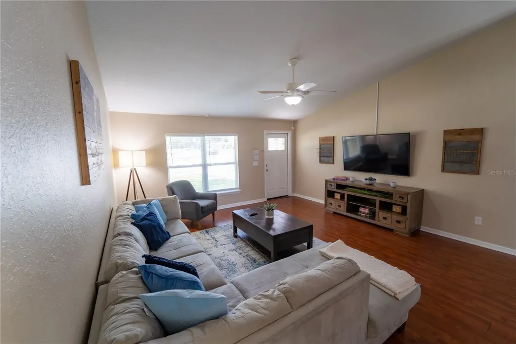 9621 N 46th Street Tampa FL 33617