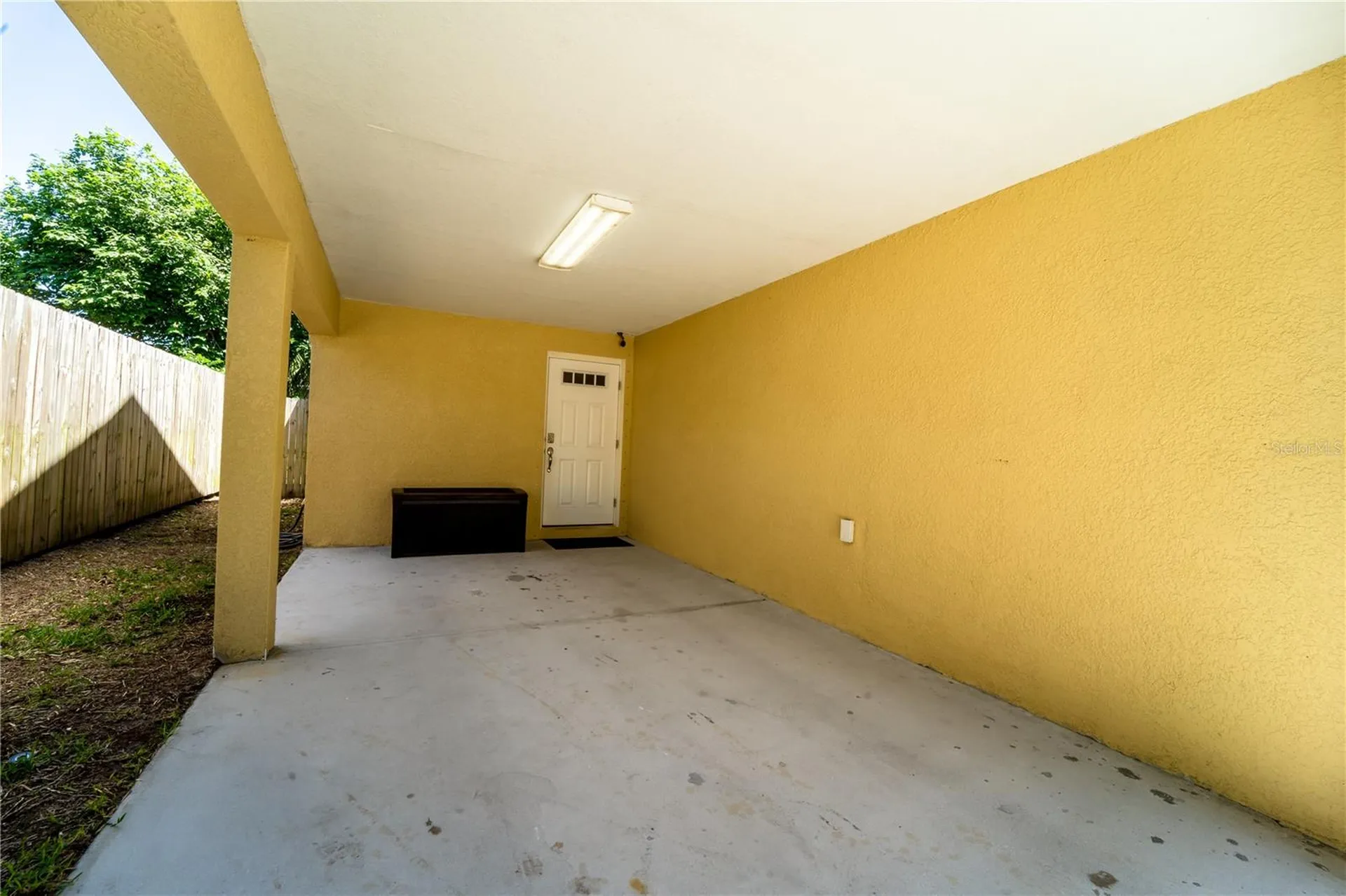 9621 N 46th Street Tampa FL 33617