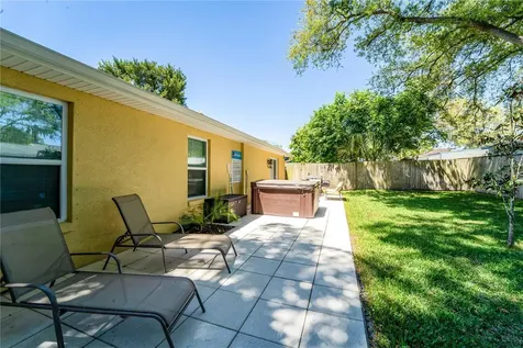 9621 N 46th Street Tampa FL 33617