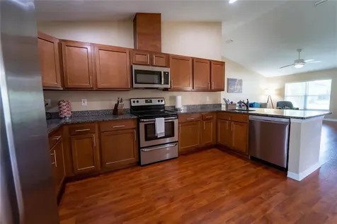 9621 N 46th Street Tampa FL 33617