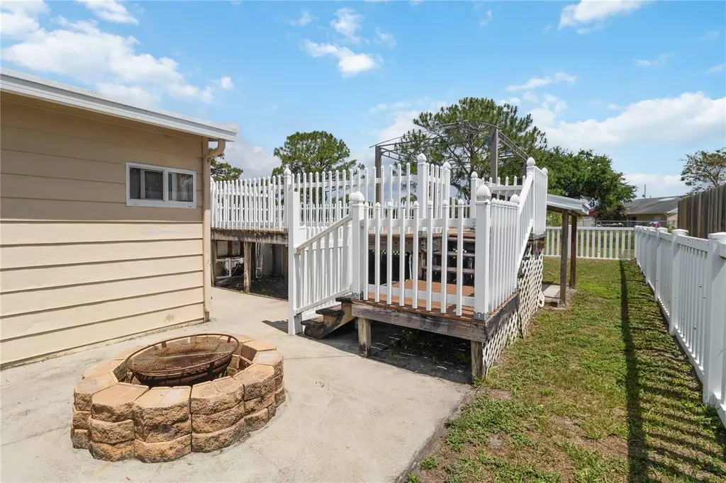 2030 Crystal Lane St Cloud FL 34769