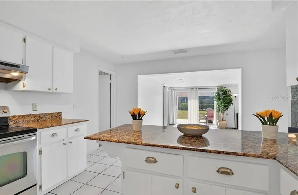 918 SE 35th Street Cape Coral FL 33904