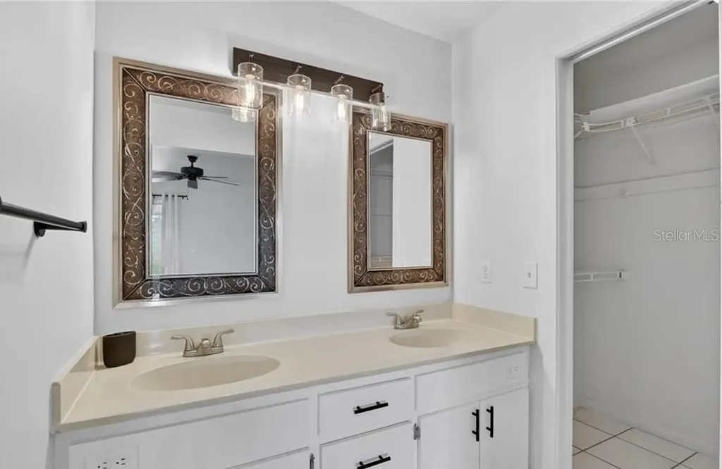 918 SE 35th Street Cape Coral FL 33904