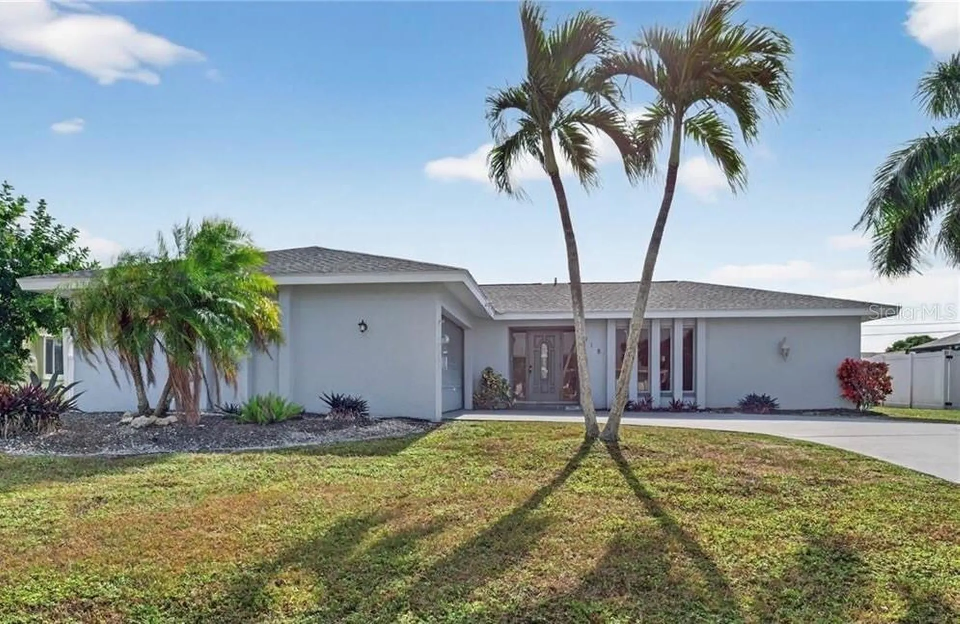 918 SE 35th Street Cape Coral FL 33904