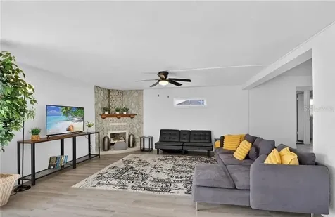 918 SE 35th Street Cape Coral FL 33904