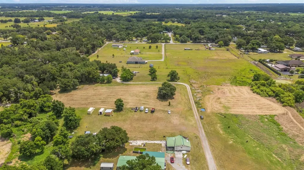 6108 Farm Acres Way Plant City FL 33565