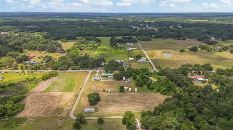 6108 Farm Acres Way Plant City FL 33565