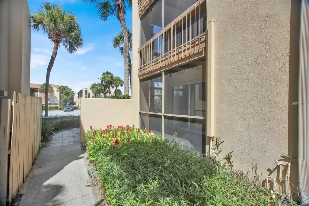 596 Orange Drive Altamonte Springs FL 32701