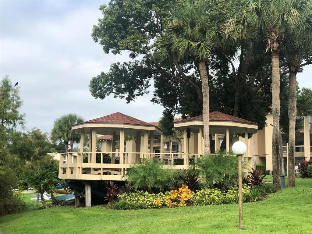 596 Orange Drive Altamonte Springs FL 32701