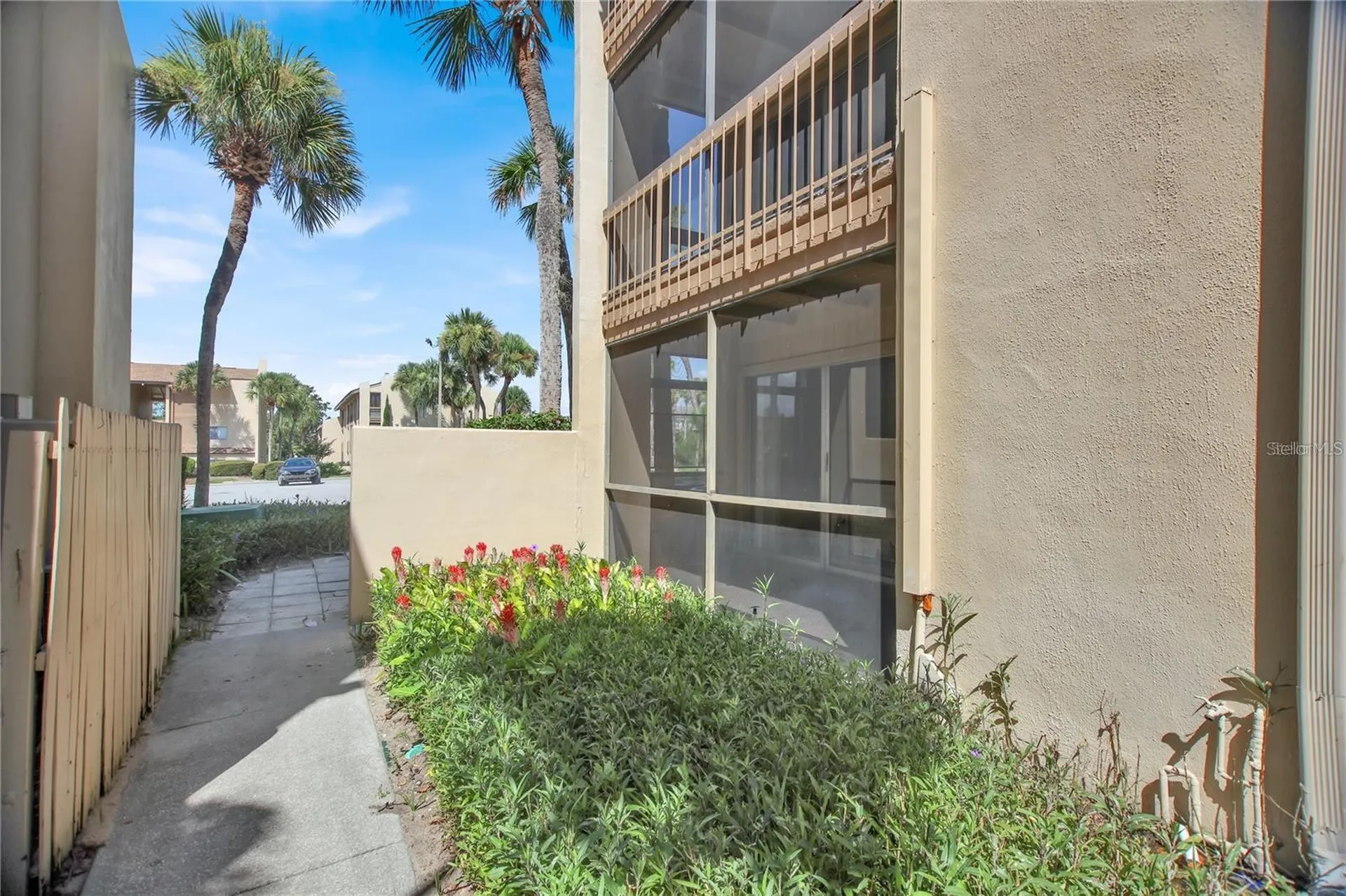 596 Orange Drive Altamonte Springs FL 32701