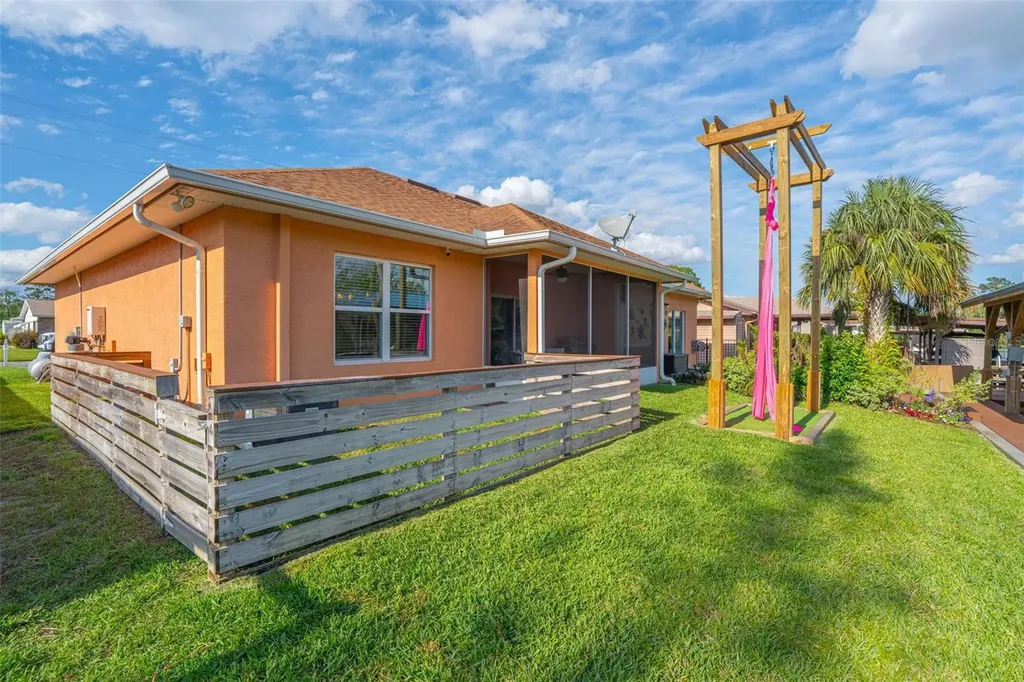 13334 Country Club Drive Tavares FL 32778