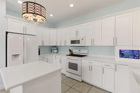 13334 Country Club Drive Tavares FL 32778