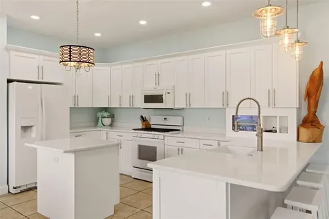 13334 Country Club Drive Tavares FL 32778