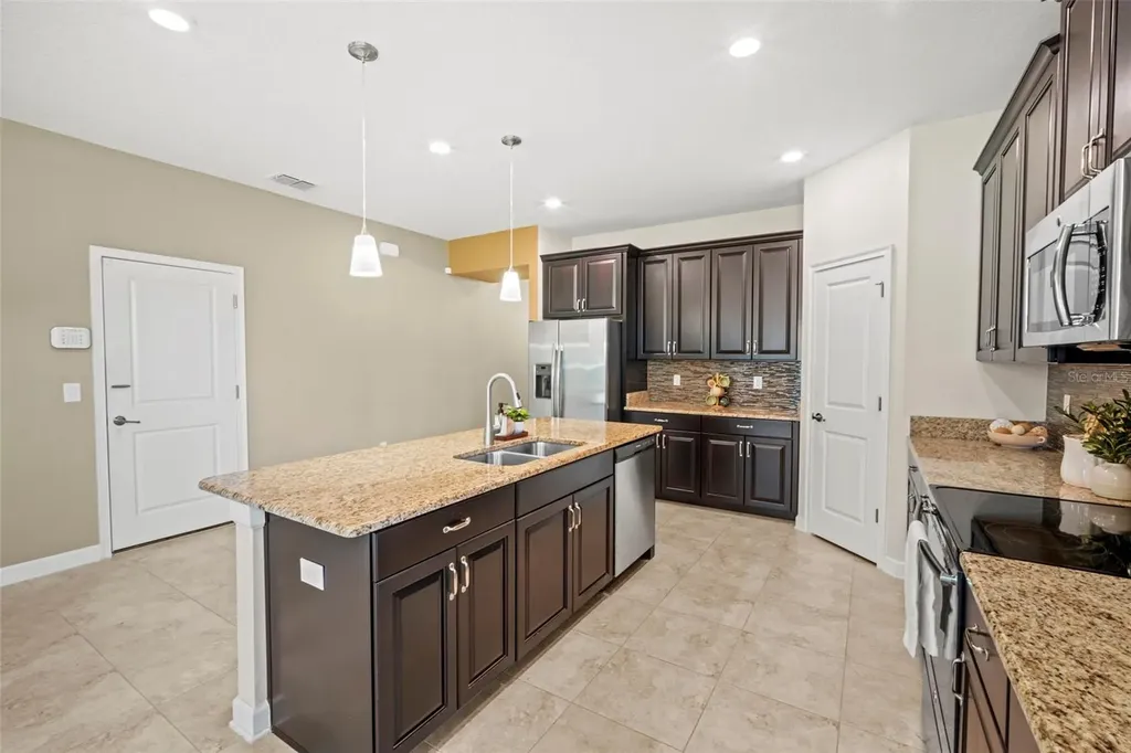 4602 Fairy Tale Circle Kissimmee FL 34746