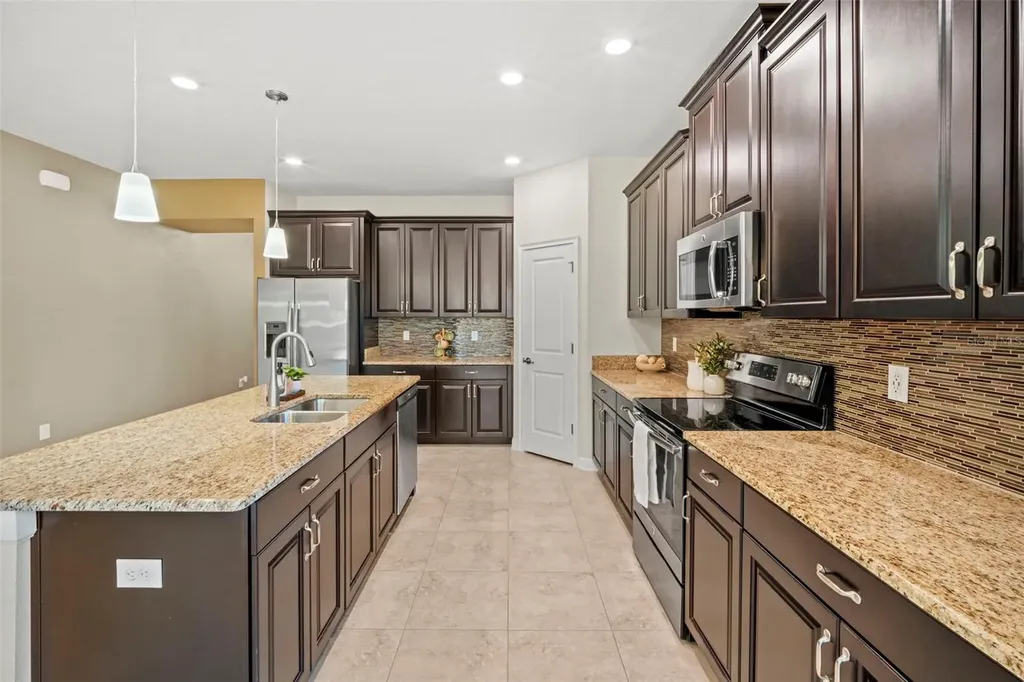 4602 Fairy Tale Circle Kissimmee FL 34746