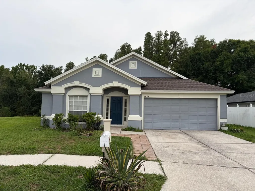 1424 Wylie Court Wesley Chapel FL 33543