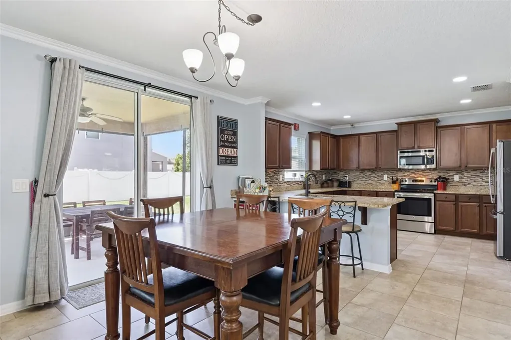 3541 Oak Cliff Boulevard Tavares FL 32778