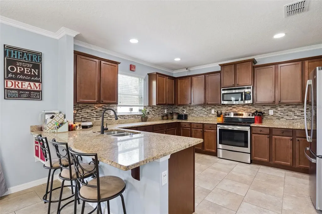 3541 Oak Cliff Boulevard Tavares FL 32778