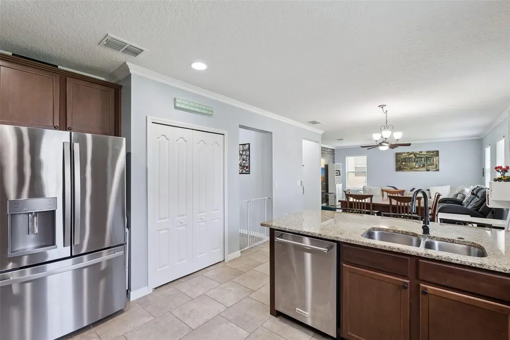 3541 Oak Cliff Boulevard Tavares FL 32778