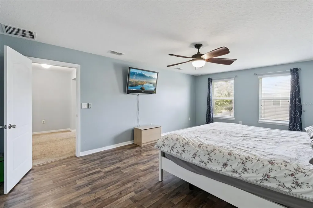 3541 Oak Cliff Boulevard Tavares FL 32778