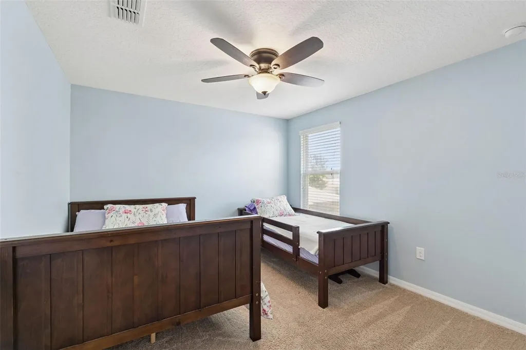 3541 Oak Cliff Boulevard Tavares FL 32778