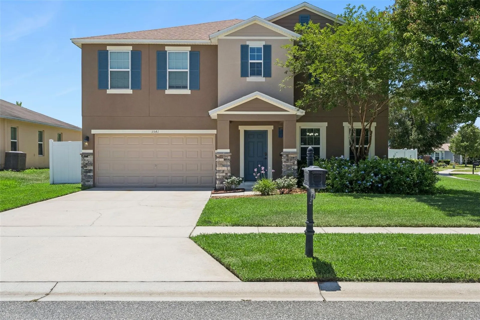 3541 Oak Cliff Boulevard Tavares FL 32778