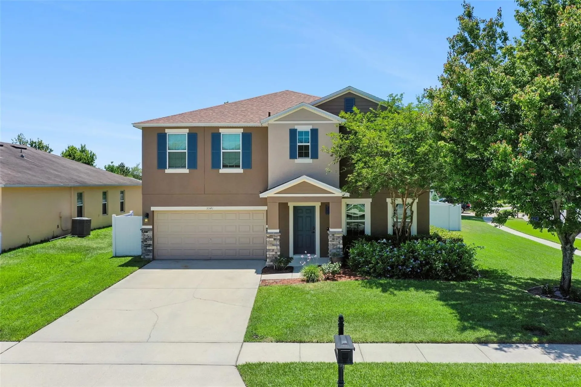 3541 Oak Cliff Boulevard Tavares FL 32778