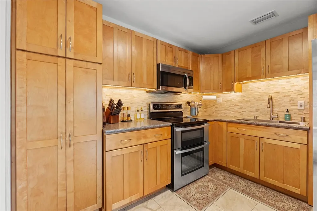 1105 55th St S Gulfport FL 33707