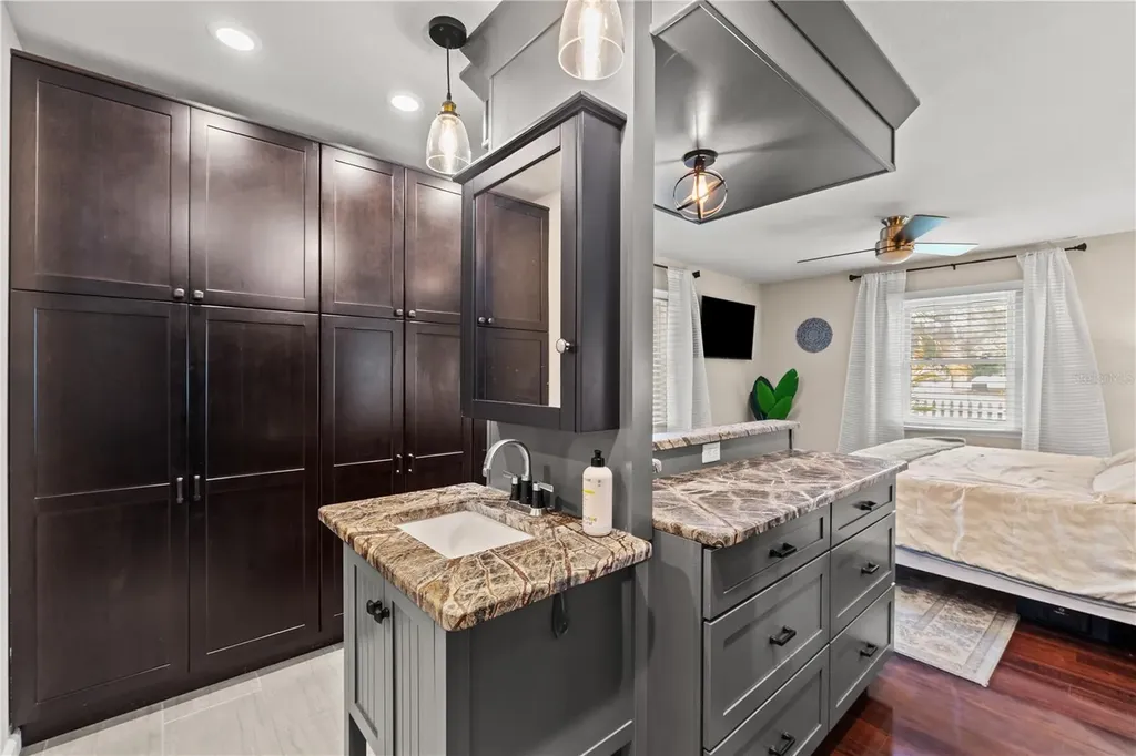 1105 55th St S Gulfport FL 33707