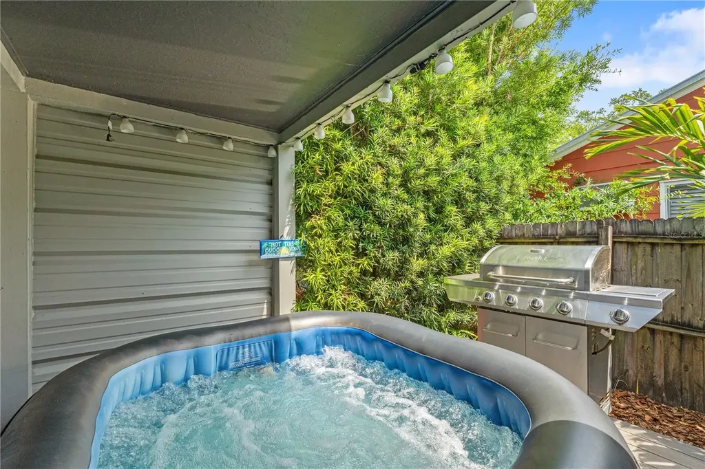 1105 55th St S Gulfport FL 33707