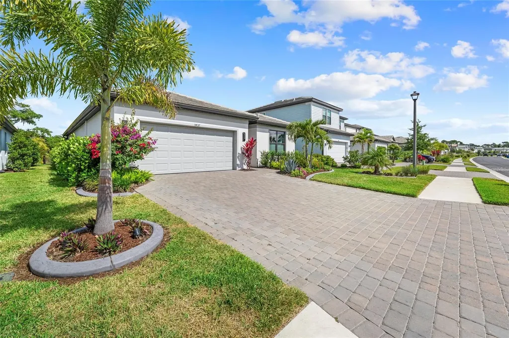 5437 Silverside Pine Court Bradenton FL 34211