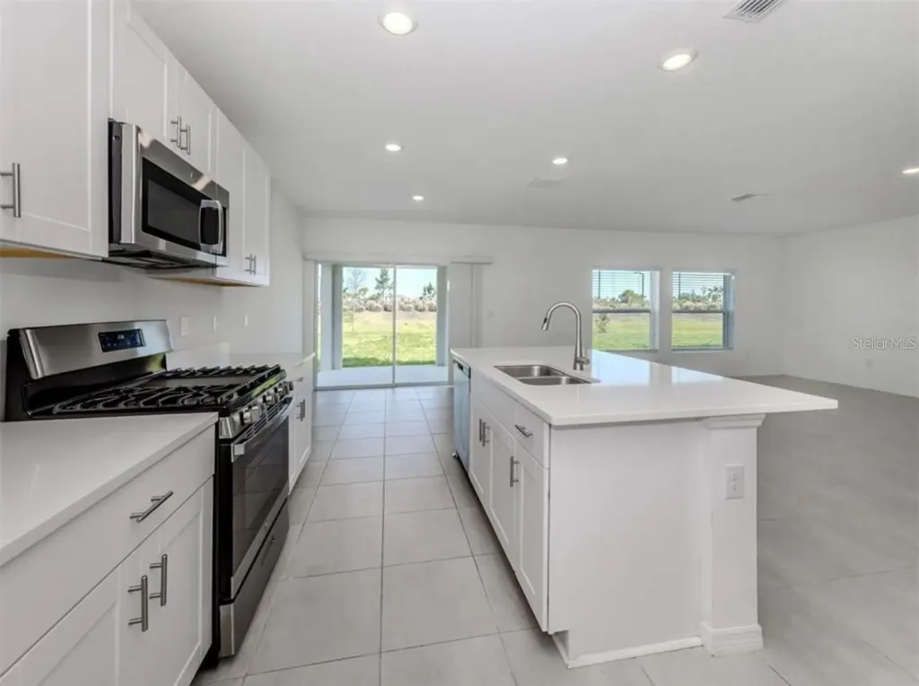 11228 Fieldstone Drive Palmetto FL 34221