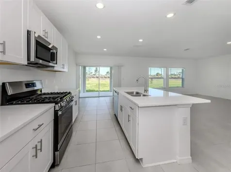 11228 Fieldstone Drive Palmetto FL 34221