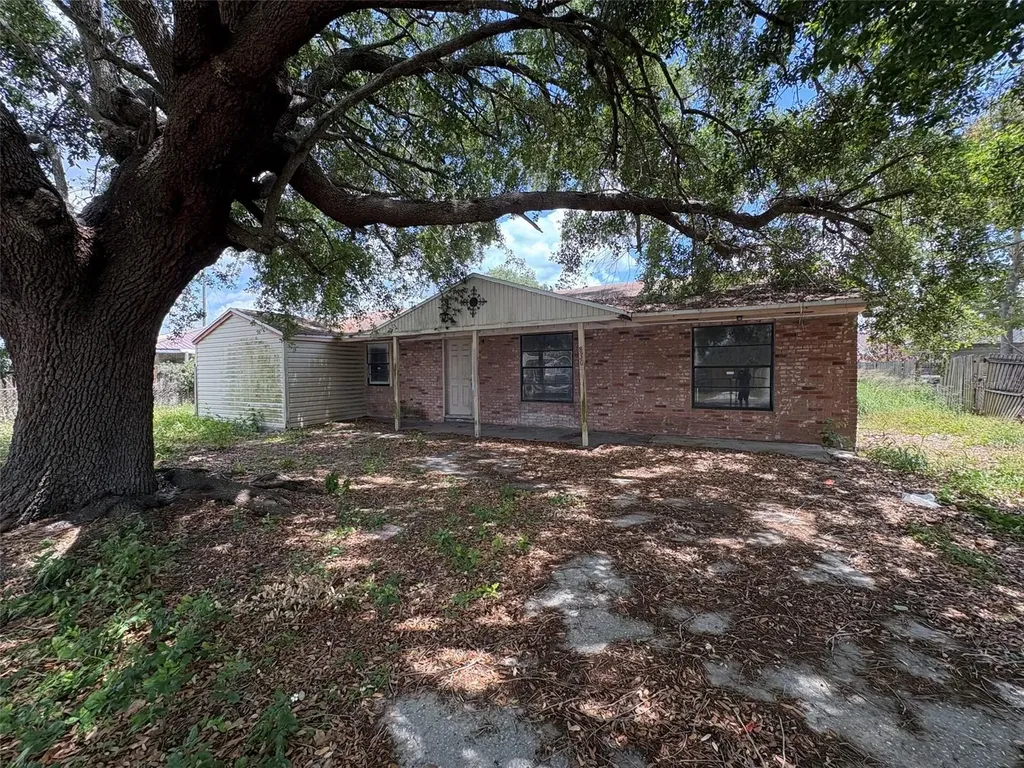 830 N 10th Street Eagle Lake FL 33839