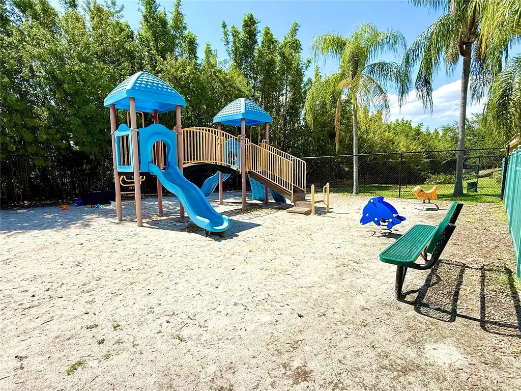 2747 Via Capri Clearwater FL 33764