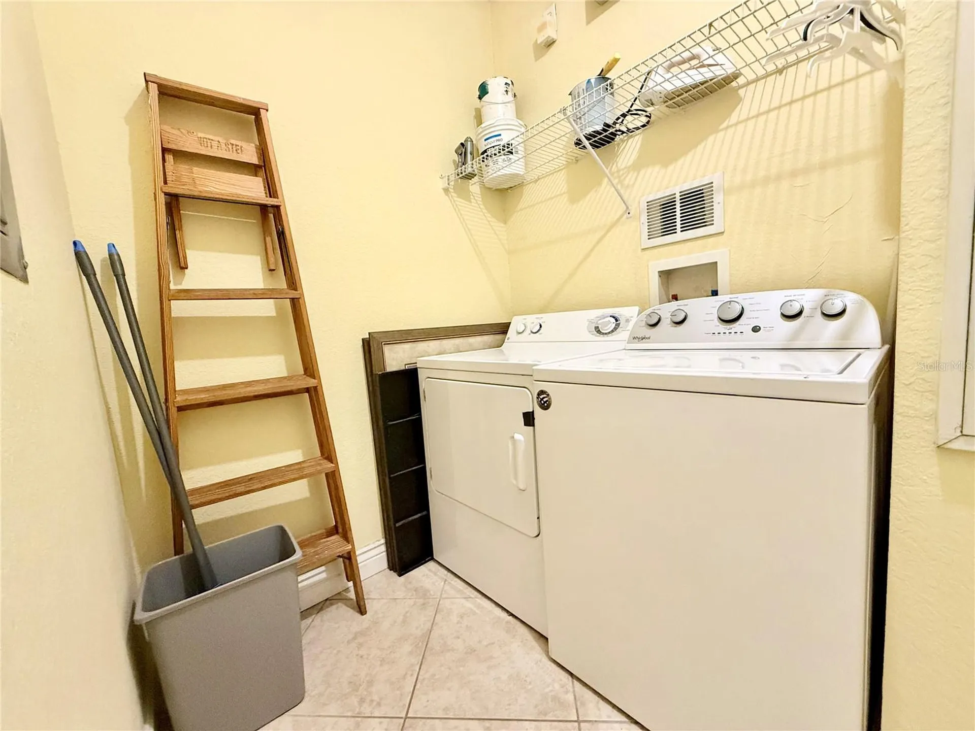 2747 Via Capri Clearwater FL 33764