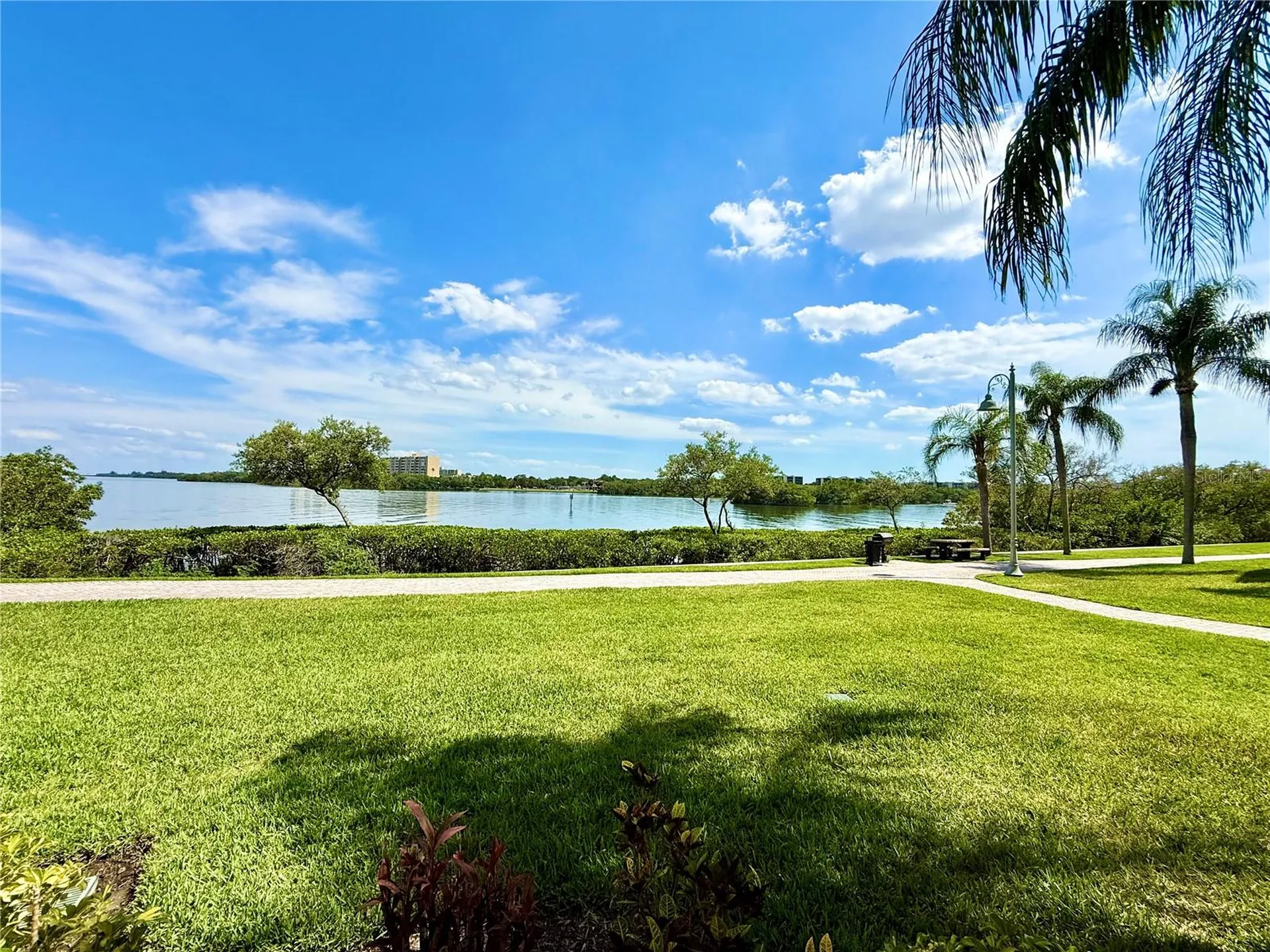2747 Via Capri Clearwater FL 33764