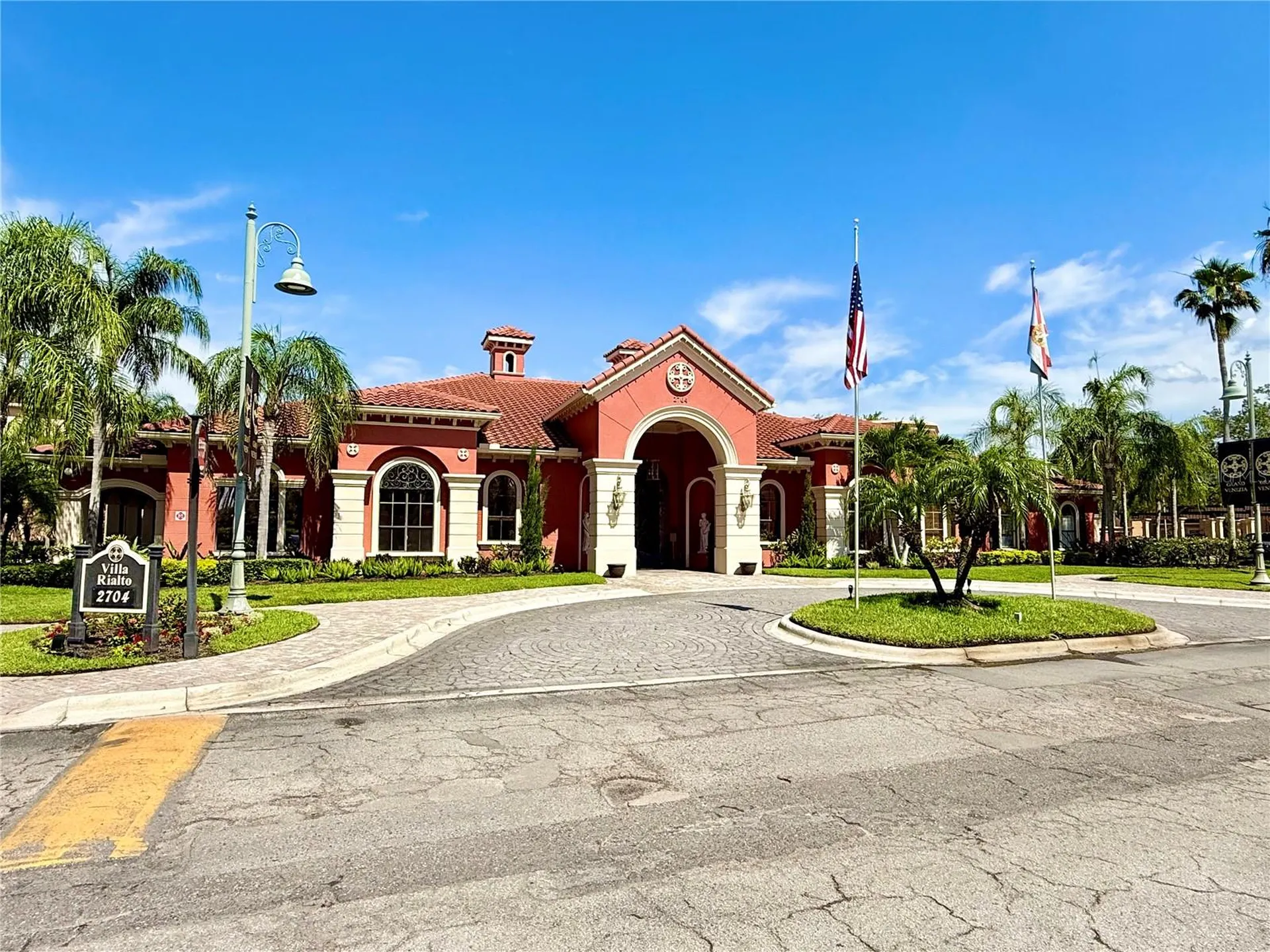 2747 Via Capri Clearwater FL 33764