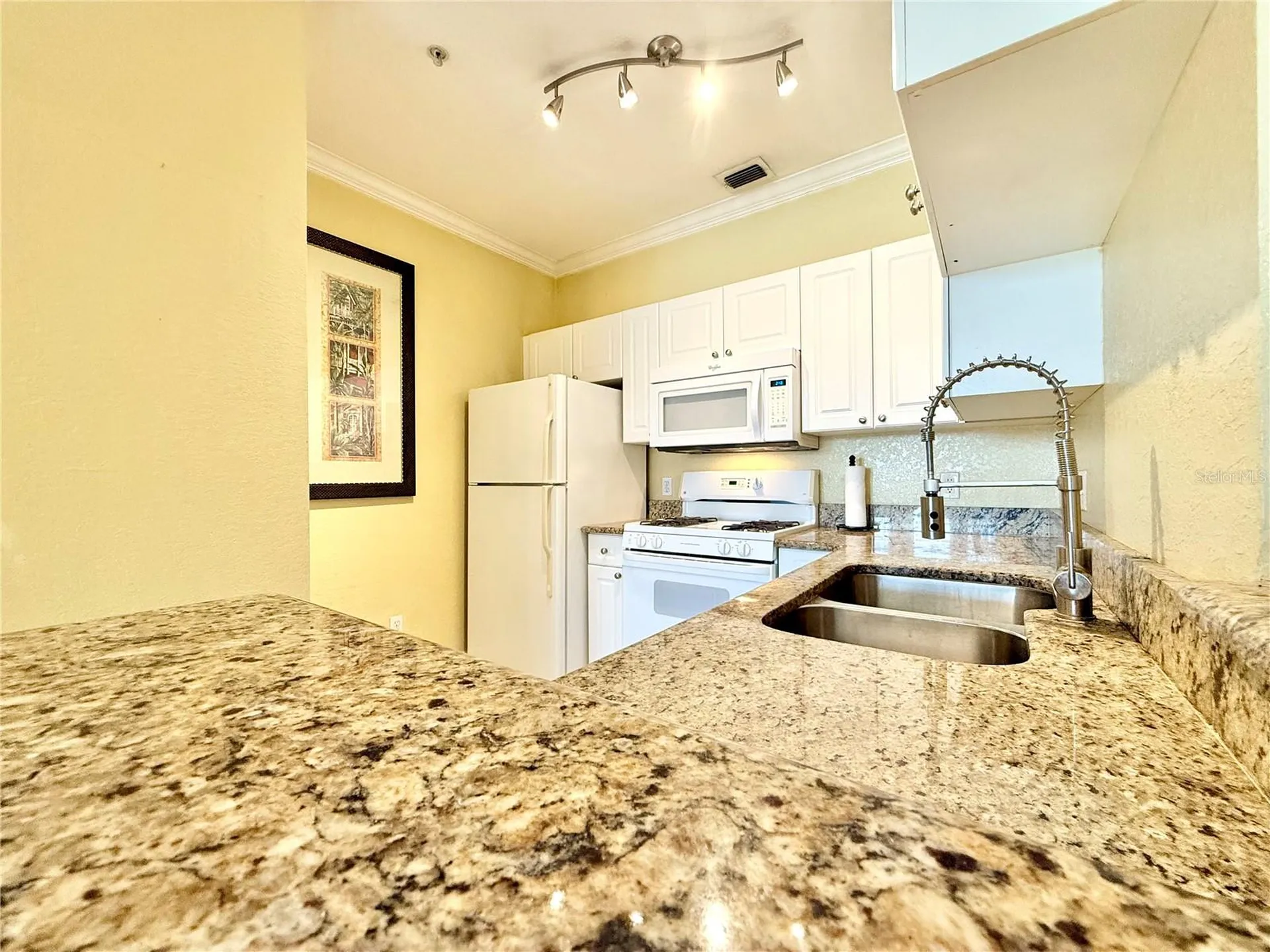 2747 Via Capri Clearwater FL 33764